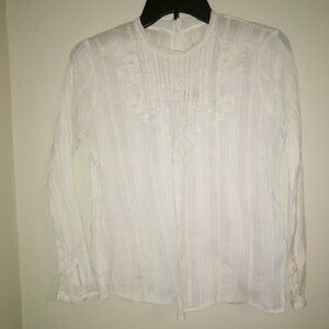 Abercrombie & Fitch blouse with floral embroidery